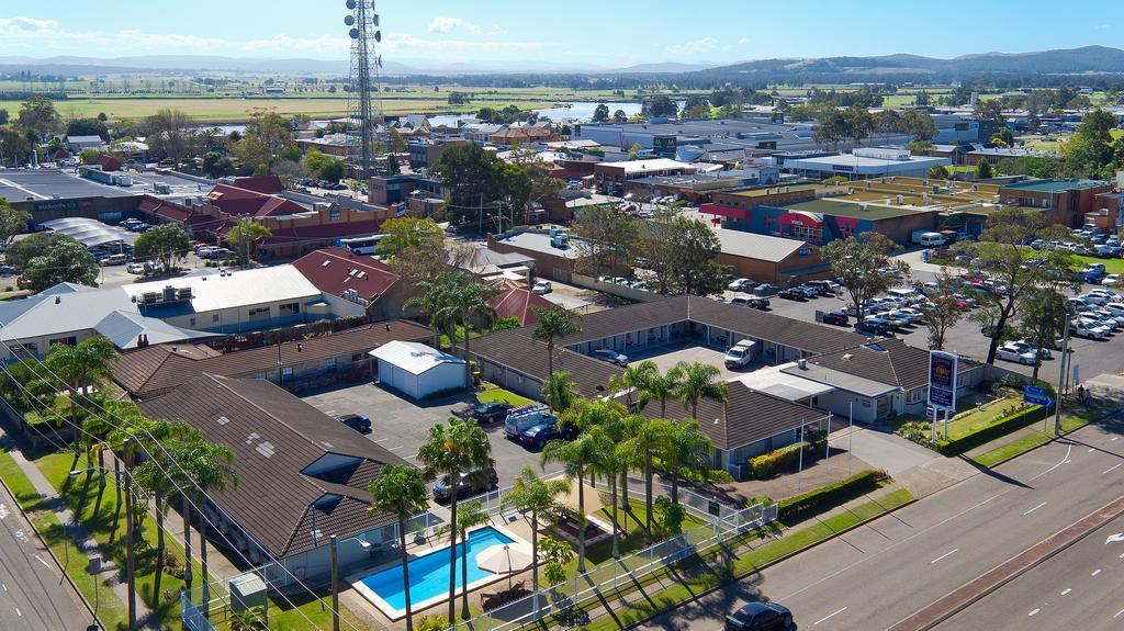 Colonial Terrace Motor Inn Raymond Terrace Exterior foto